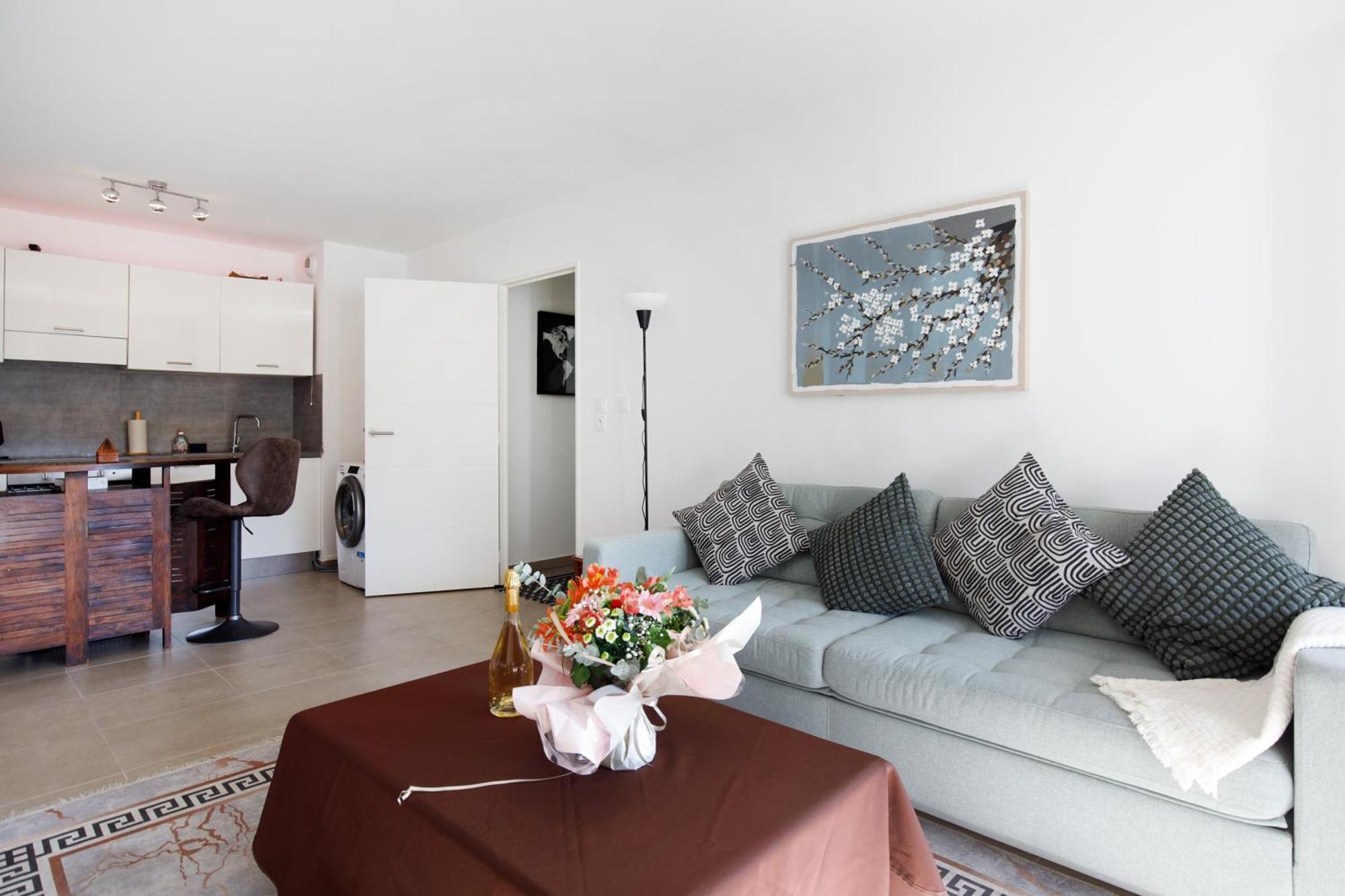 Lovely 2 Bedroom Condo With Pool فالوريس المظهر الخارجي الصورة