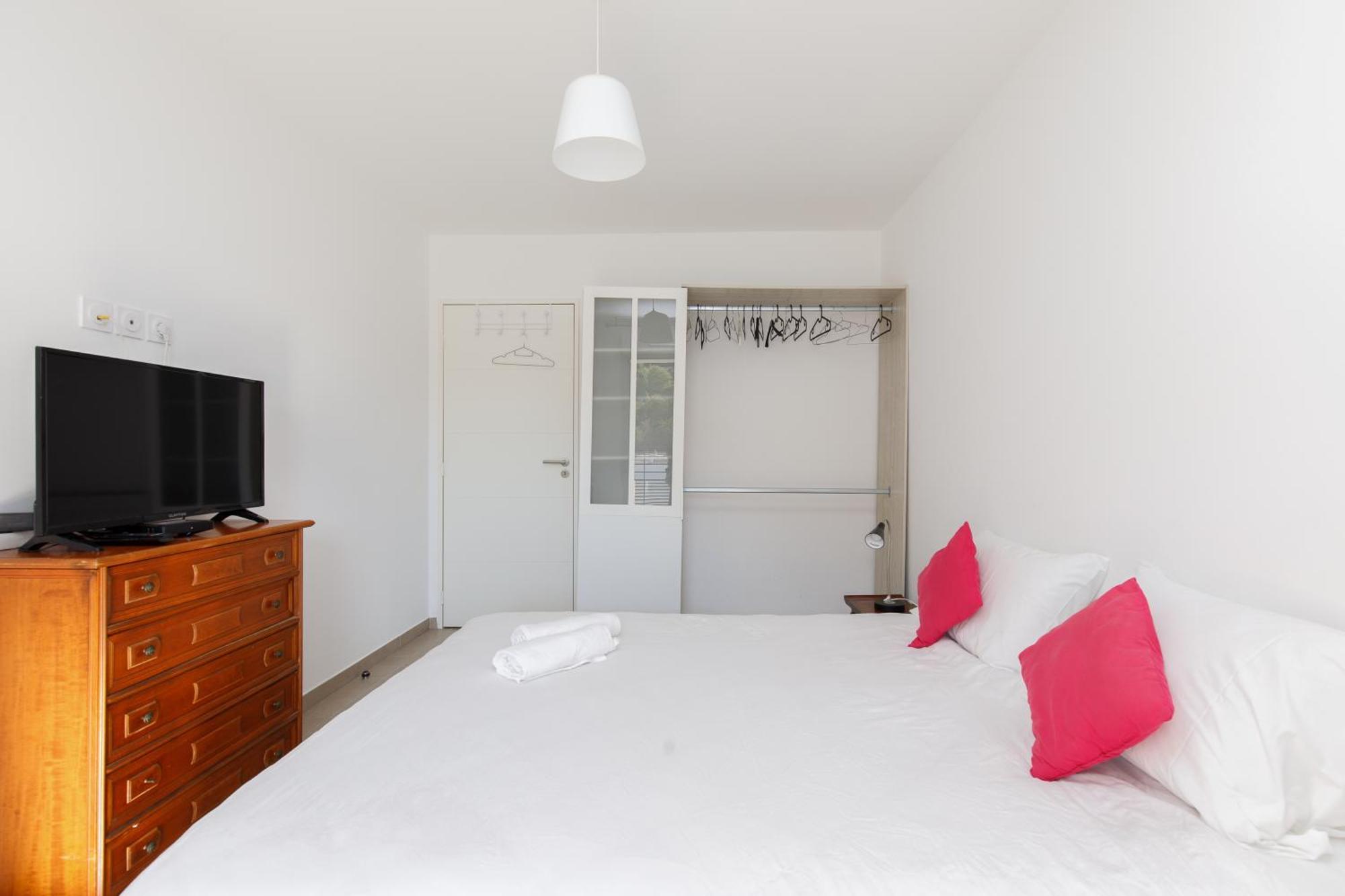 Lovely 2 Bedroom Condo With Pool فالوريس المظهر الخارجي الصورة
